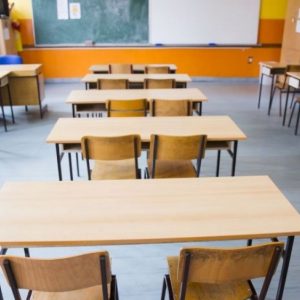 Peste 10 zile, toate școlile se vor închide. Elevii revin la lecțiile în format online