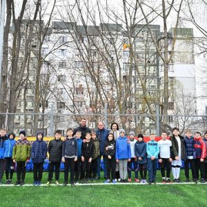 În cadrul Liceului Teoretic „Petru Zadnipru” din municipiul Chișinău a avut loc inaugurarea unui nou teren sportiv